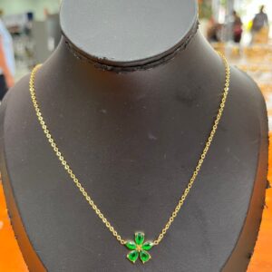 Green Lucky Flower Necklace
