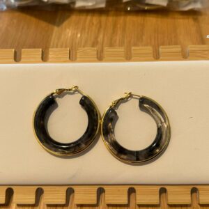 Black hoop